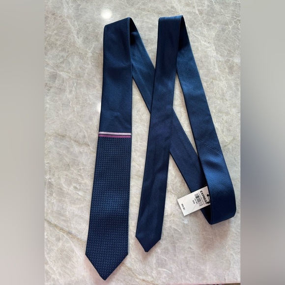 EXPRESS blue‎ 💯% silk tie NEW - Picture 1 of 5